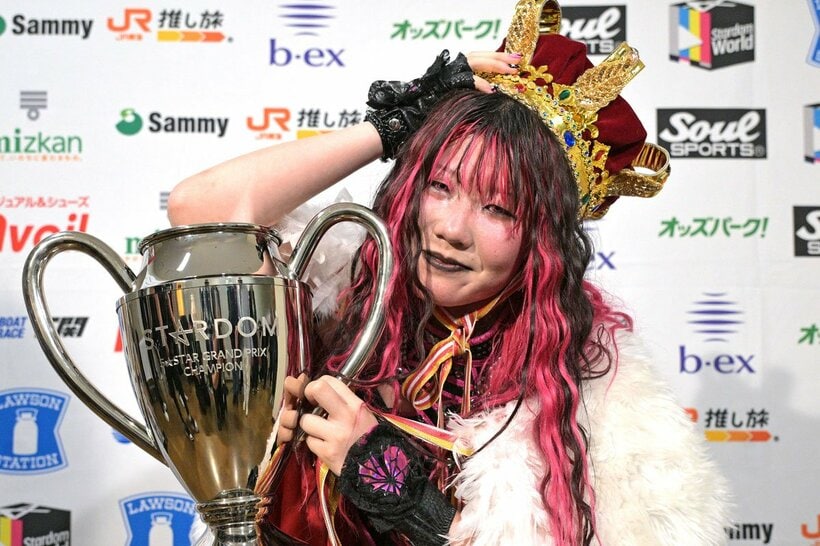 5★STAR GP制覇を喜ぶ吏南