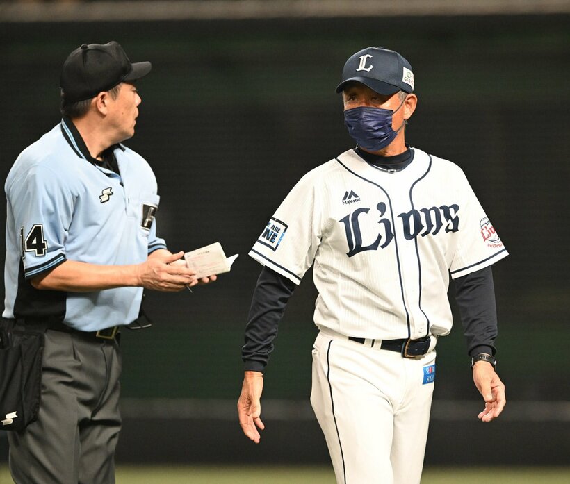  激しい混パの首位争いを戦う西武・辻監督（東スポWeb）