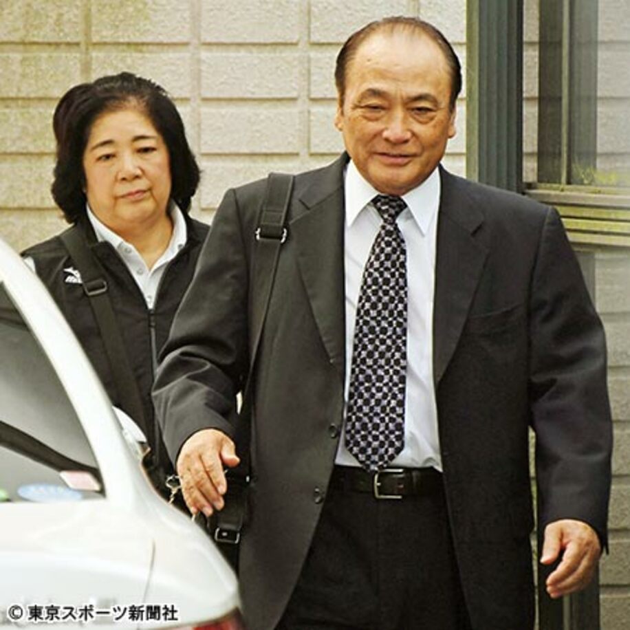  塚原副会長（右）と千恵子女子強化本部長