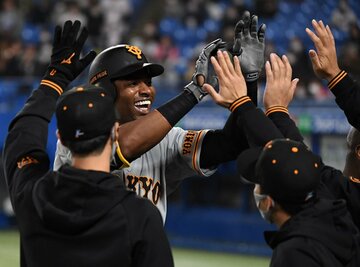  ４回、来日１号を打ったポランコ（東スポWeb）