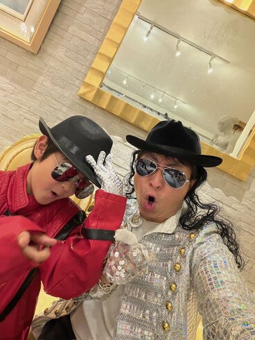 愛息と「マイケルコスプレ」を披露した有村昆