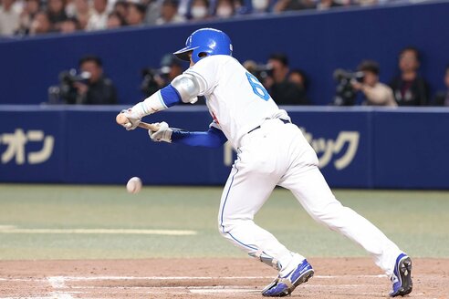 山本泰寛選手　直筆サインボール ジャイアンツ　シーズンシート　オーナー 山本泰寛選手 直筆サインボール ジャイアンツ シーズンシート オーナー