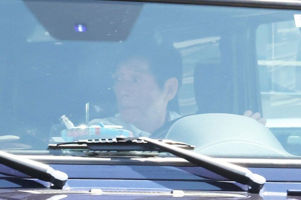 告別式に参列した明石家さんま