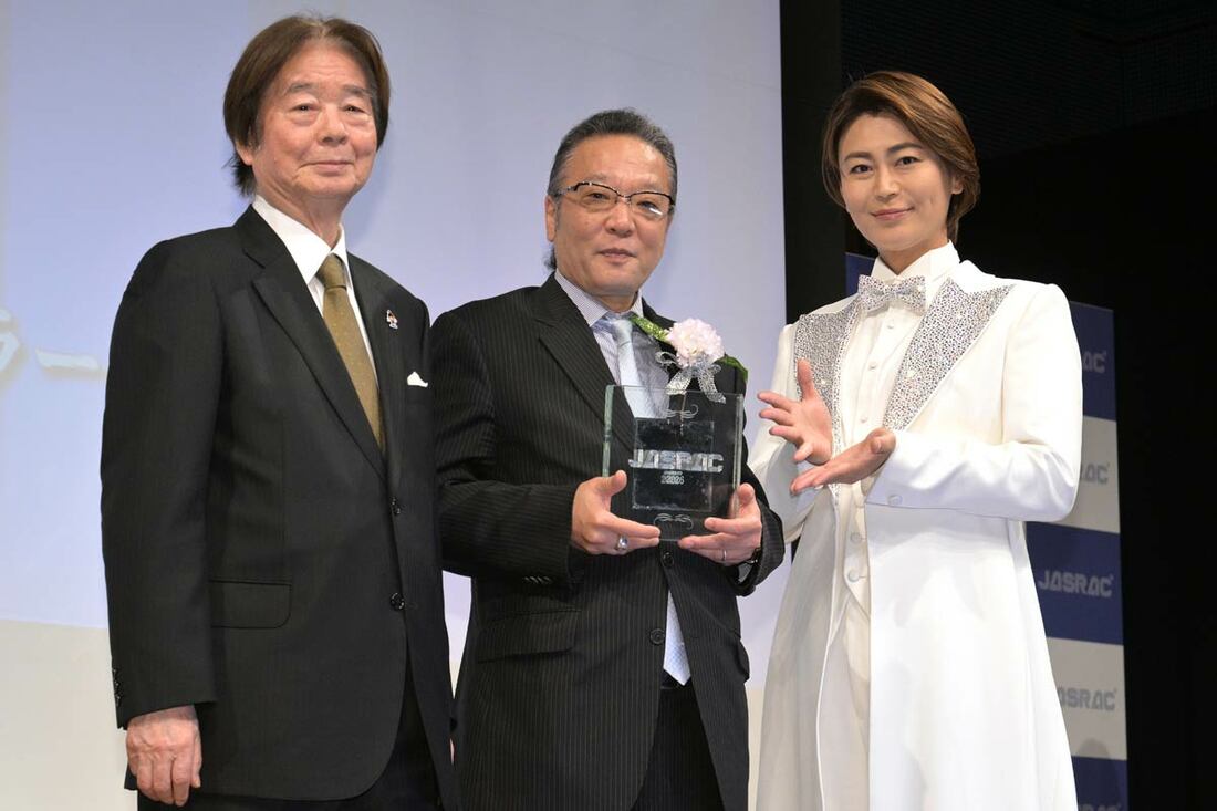 (左から)石原信一氏、加藤和也氏、氷川きよし