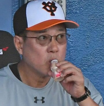  原監督が飲んでいるのは…