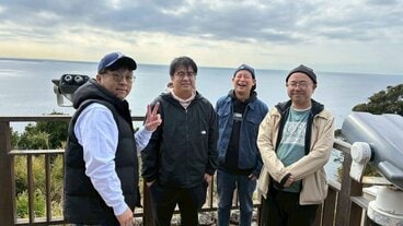 YouTube動画「夕焼けドラゴン」出演者の(左から)アフロ、鈴虫君、りょーま、しゅんく堂