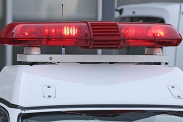 逮捕状を郵送するということは絶対にない（写真はイメージ）