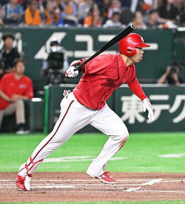6回に同点タイムリーを放った広島・秋山翔吾