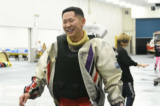 準優で逃げ切れず、苦笑いの仲道大輔