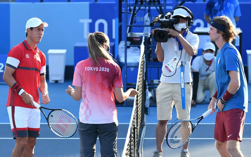  東京五輪では錦織（左）と対戦したルブレフ（東スポWeb）