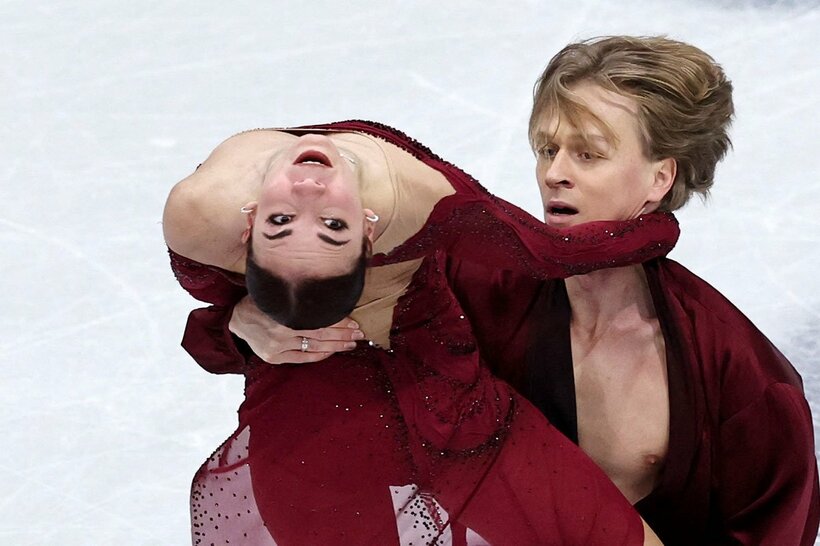 選手村の食事に不満を表明したグレブ・スモルキン（右、写真はロイター）