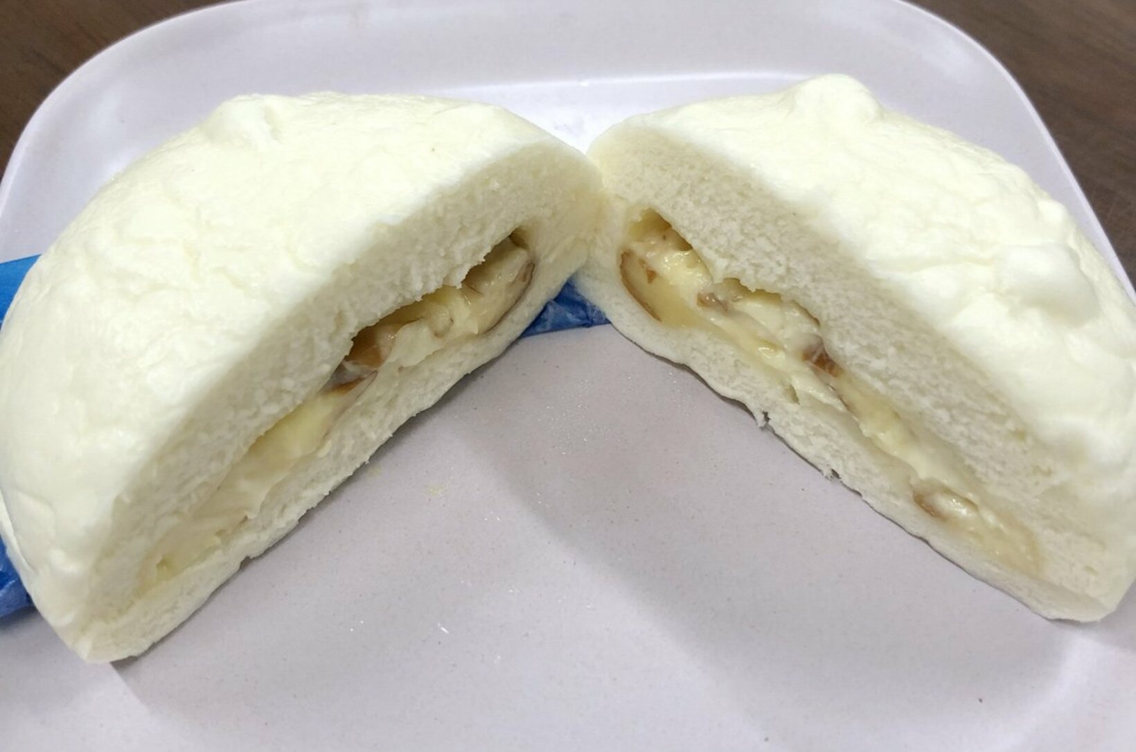  ローソン「スモーク薫るチーズベーコンまん」