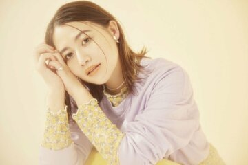 シンガー・ソングライターの有華