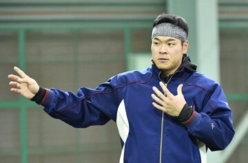  いよいよ合同自主トレに臨む阪神・佐藤輝