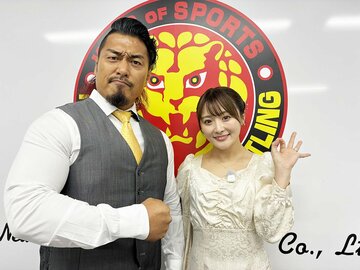 決勝当日の3・15は新日・山梨大会が控えるなつぽい(右)の夫・鷹木信悟