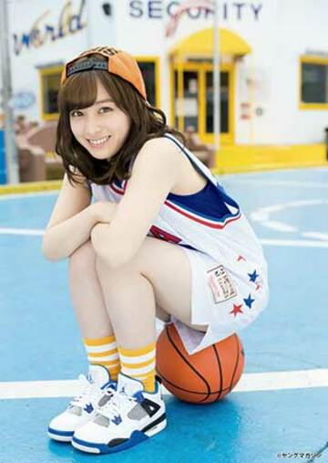 写真：橋本環奈 美白肌まぶしいオフショルダーミニワンピ姿を披露 | 東