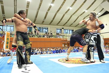 G1出場者決定戦も控え、火花散らしまくりのYuto-Ice(右)とタイチ