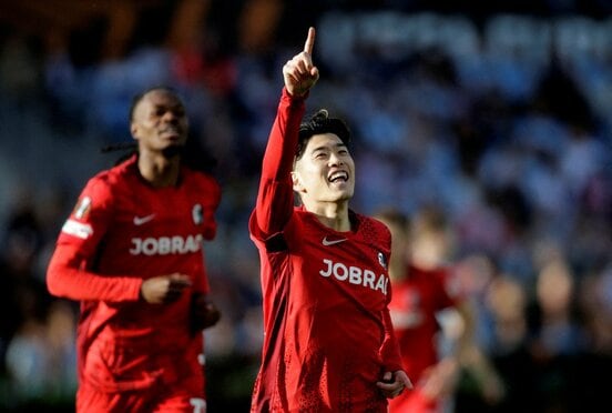 セルタ戦でゴールを決め喜ぶ鈴木唯人（ロイター）