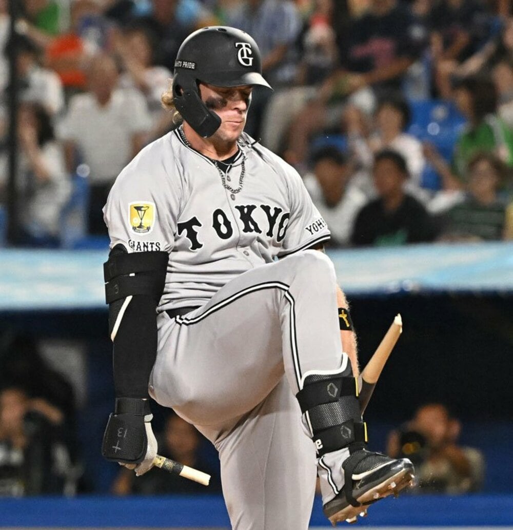 バットをへし折るキャベッジ
