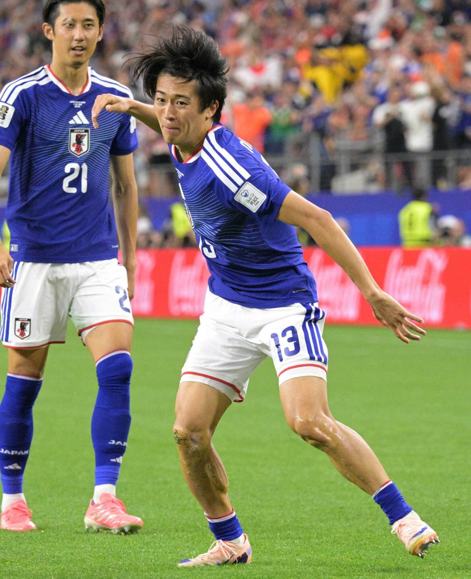 １点目を決めた中村敬斗