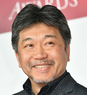  是枝監督（東スポWeb）