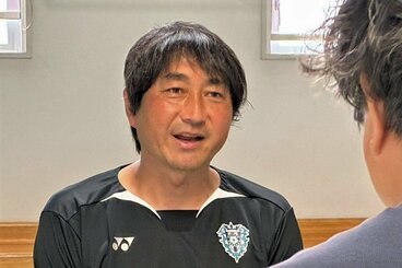 本紙の取材に答える福岡・北嶋秀朗コーチ