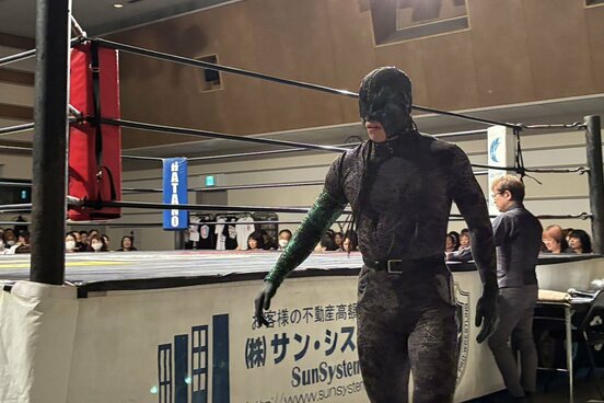 金網戦のルールに不満のシュン・スカイウォーカー