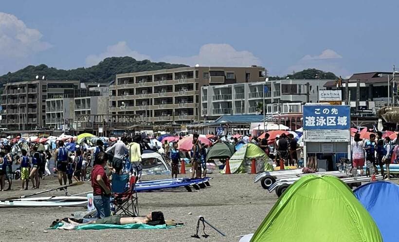  １日が最後の開場日となった逗子海水浴場