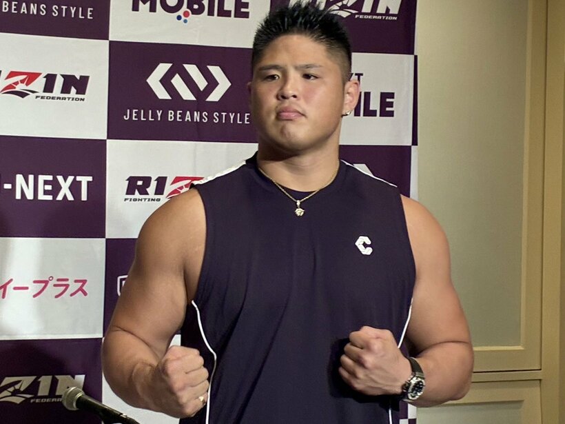 試合前インタビューに応じたスダリオ剛