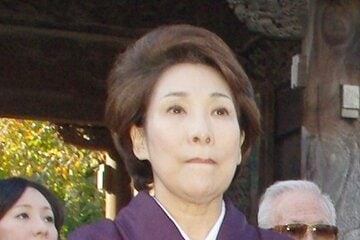 波乃久里子