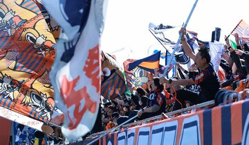 ホームに多くの大宮サポーターが詰めかけたが…