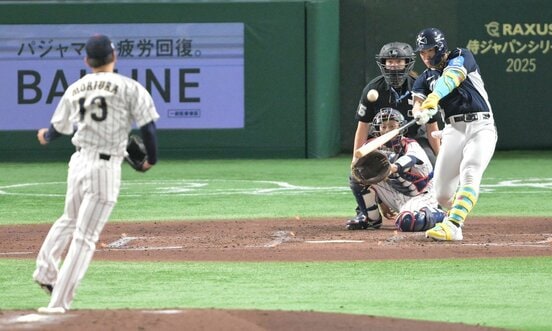 4回表、森浦大輔から先制のホームランを放つアン・ヒョンミン