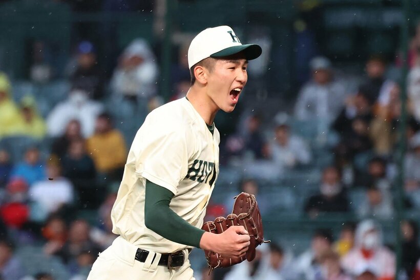 本命・大阪桐蔭打線を抑えた報徳学園の今朝丸