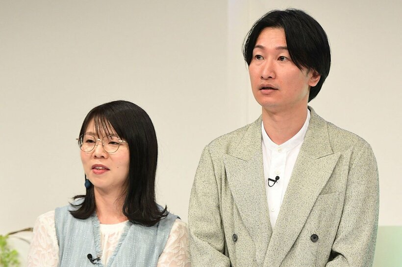 相席スタートの山崎ケイ(左)と山添寛