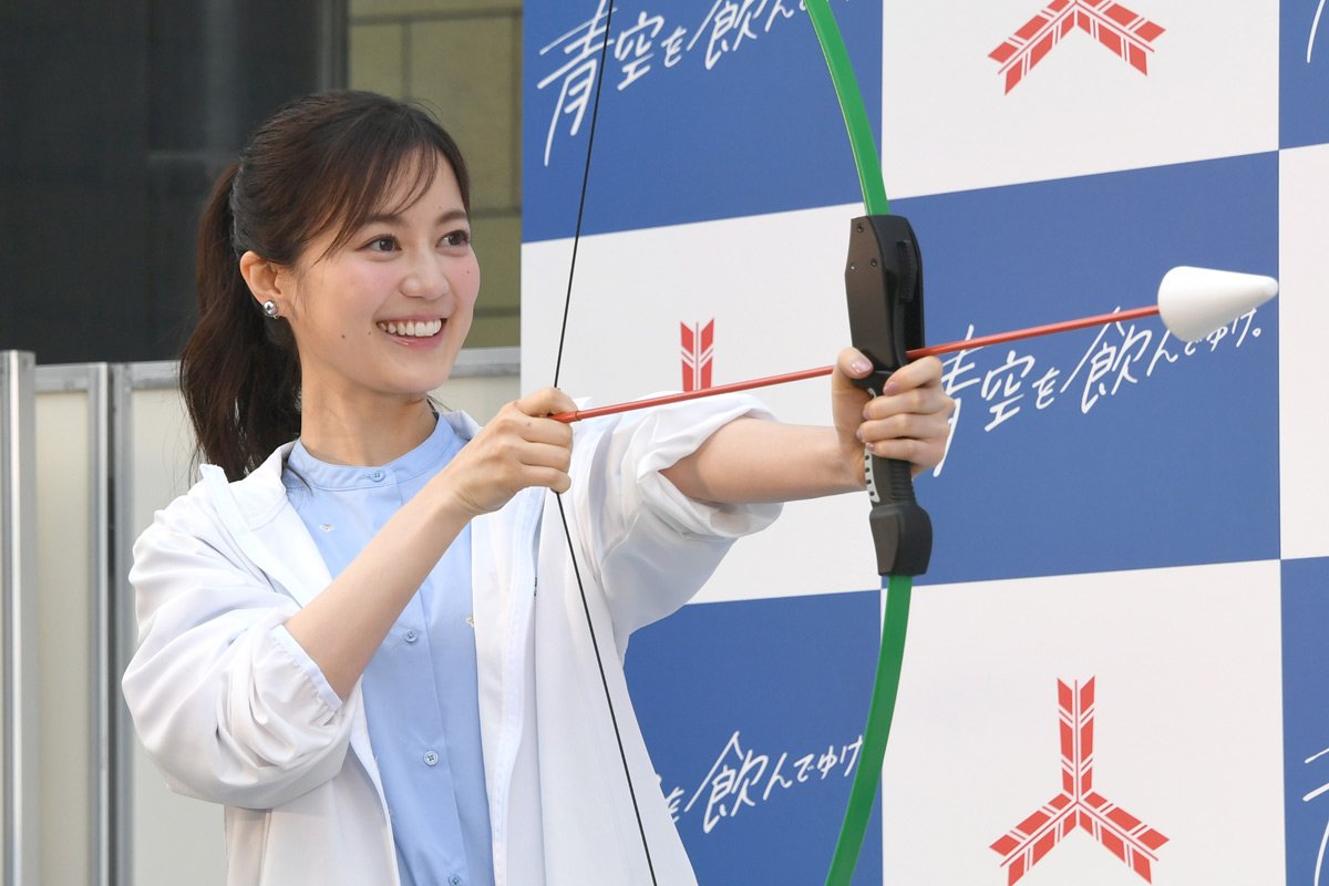 生田絵梨花 弓矢でバルーン割りに成功「スカッと爽快感にあふれました