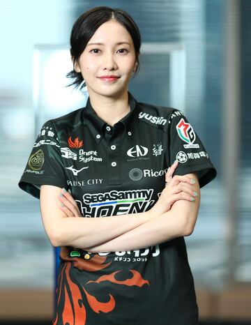 単独インタビューに応じた佐野ひなこ