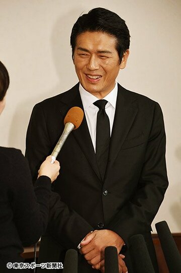  会見で梅宮さんとの思い出を語る高橋克典