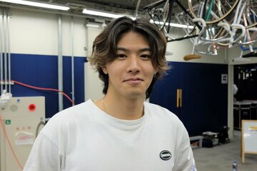 久田朔はレーススタイルもイケメンだ