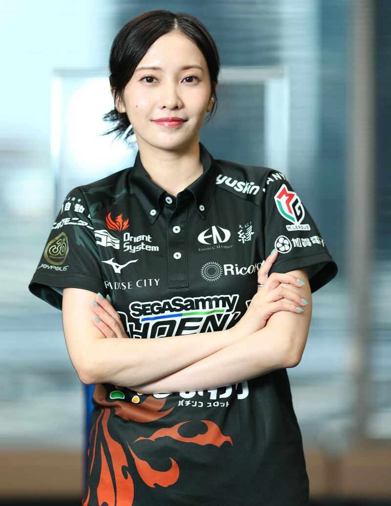単独インタビューに応じた佐野ひなこ
