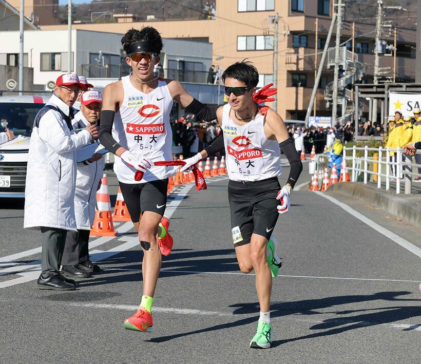 往路の３位を惜しくも守り切れなかった中大（代表撮影）