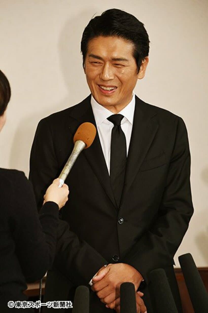  会見で梅宮さんとの思い出を語る高橋克典