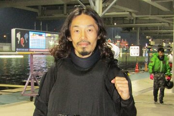 節目の１勝にガッツポーズの中村尊