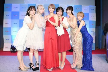 左から審査員特別賞・澪奈、準グランプリ・Ｍｉｉ、グランプリ・三上ひびき、準グランプリ・美波ふう、ＳＮＳ・メディアＰＲ賞の瑚春、審査員特別賞・澪音（ＭＩＯ）