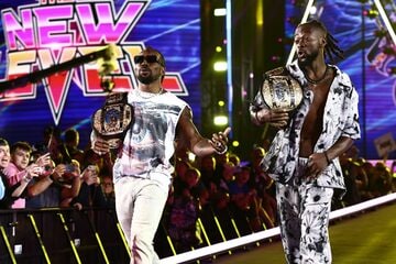 オースティン・クリード（左）とコフィ・キングストンの「ニューレベル」（©All Elite Wrestling）