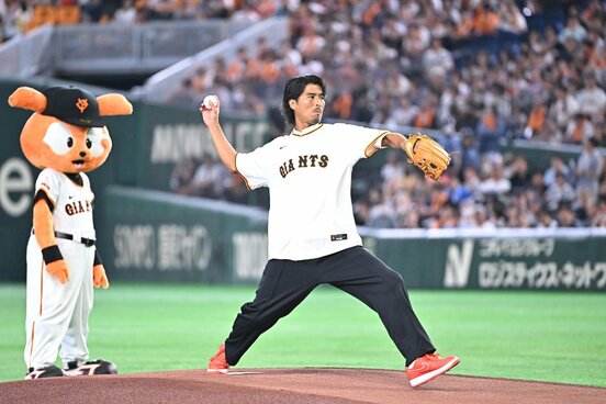 ファーストピッチに登場した中沢佑二氏