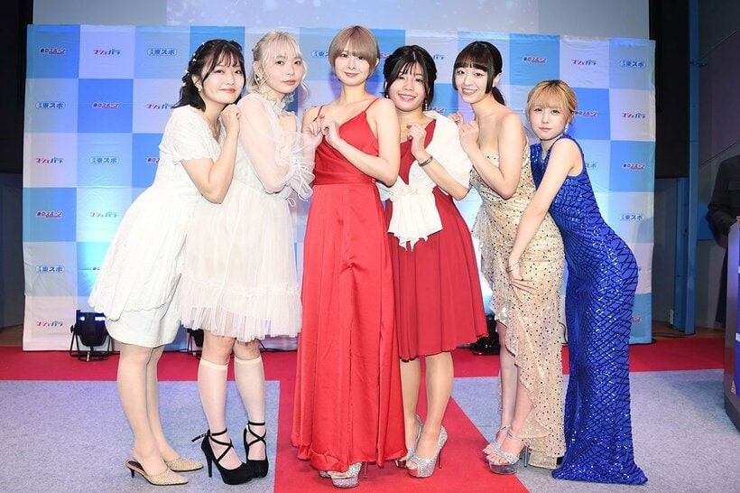 左から審査員特別賞・澪奈、準グランプリ・Ｍｉｉ、グランプリ・三上ひびき、準グランプリ・美波ふう、ＳＮＳ・メディアＰＲ賞の瑚春、審査員特別賞・澪音（ＭＩＯ）