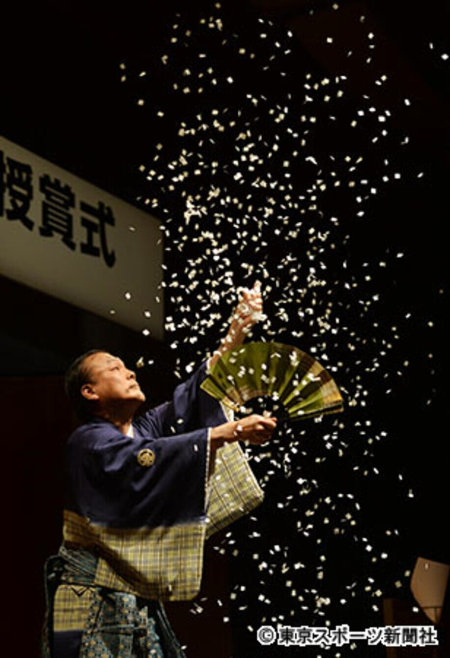 日本の伝統的な奇術「手妻（てづま）」の担い手・藤山新太郎