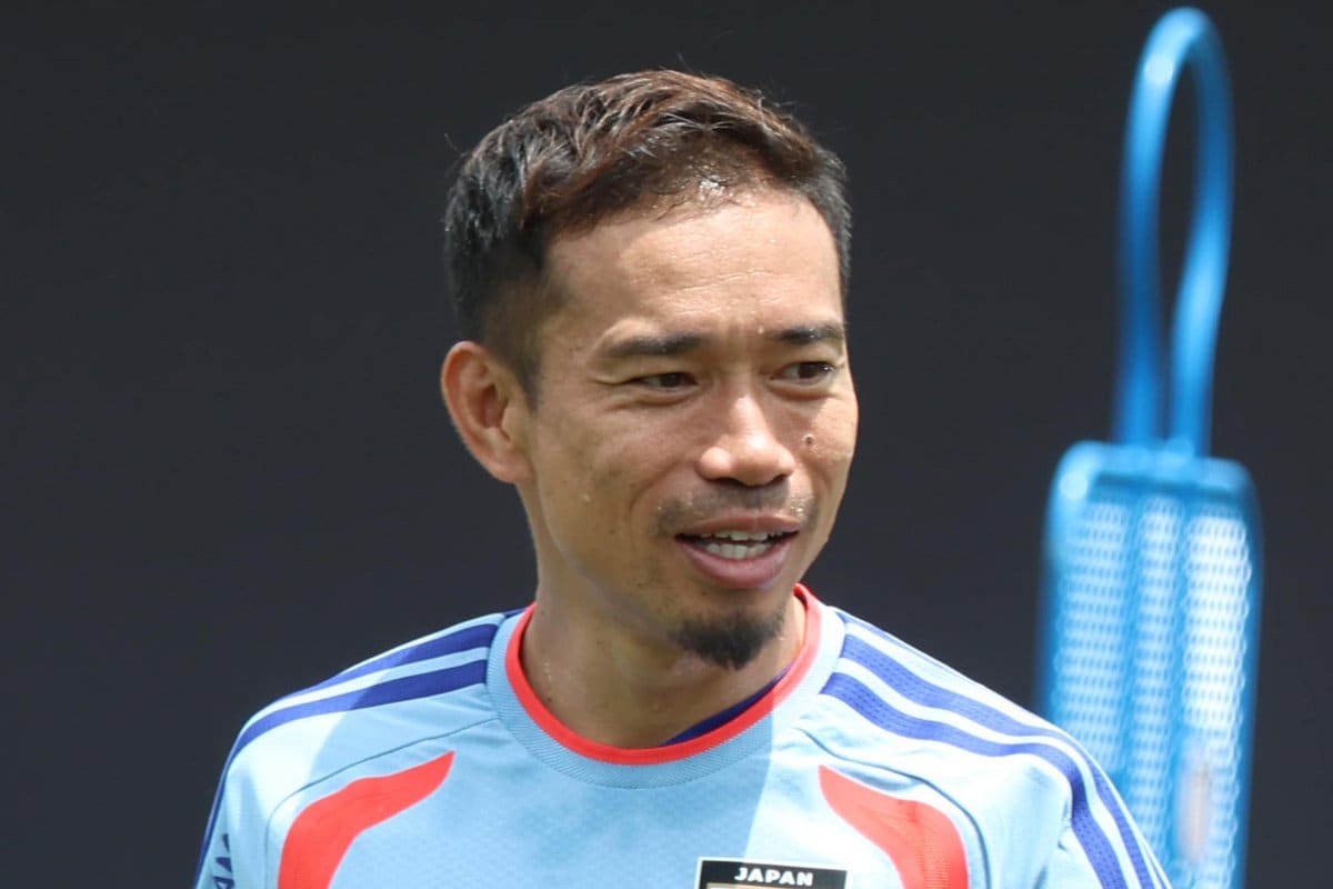 日本代表】39歳・長友佑都 今回の髪色変化は？ 黒続行示唆も…「頭皮と