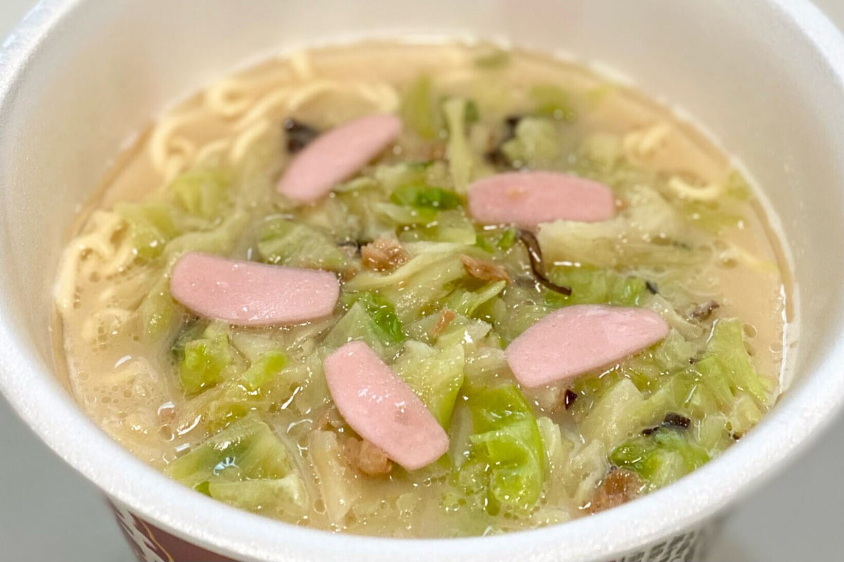 別添の調味油が調理感を演出！