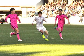 驚異の４ゴールを決めた神村学園のＦＷ倉中悠駕